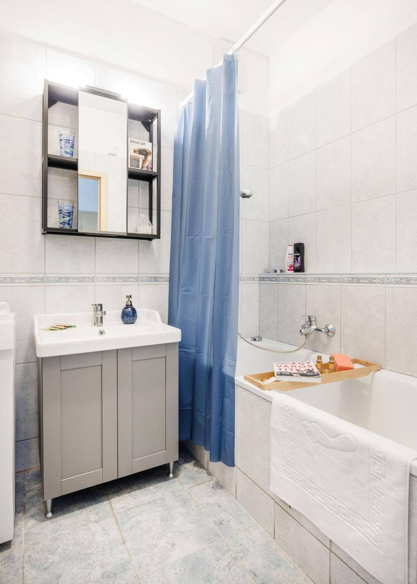 Modern Two-Bedroom Apartment With Free Parking ブダペスト エクステリア 写真