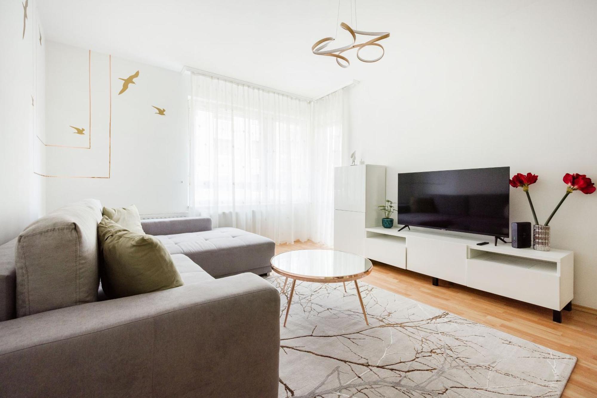 Modern Two-Bedroom Apartment With Free Parking ブダペスト エクステリア 写真