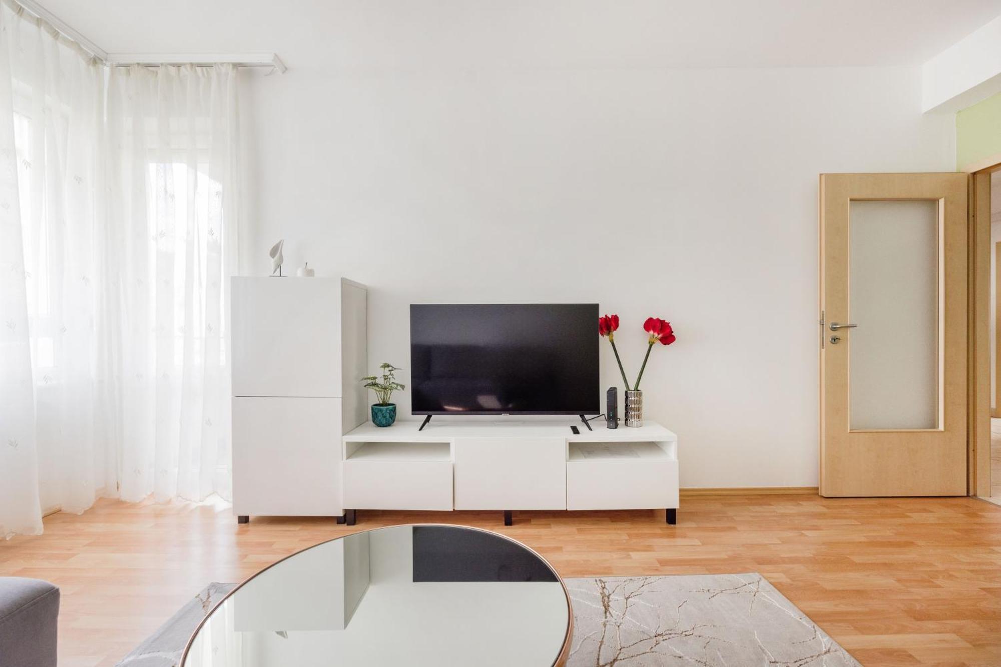 Modern Two-Bedroom Apartment With Free Parking ブダペスト エクステリア 写真