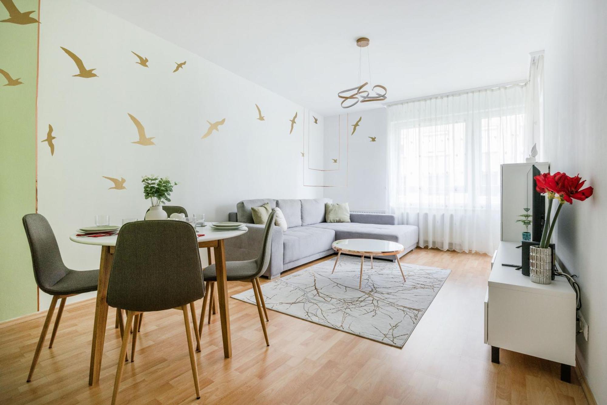 Modern Two-Bedroom Apartment With Free Parking ブダペスト エクステリア 写真