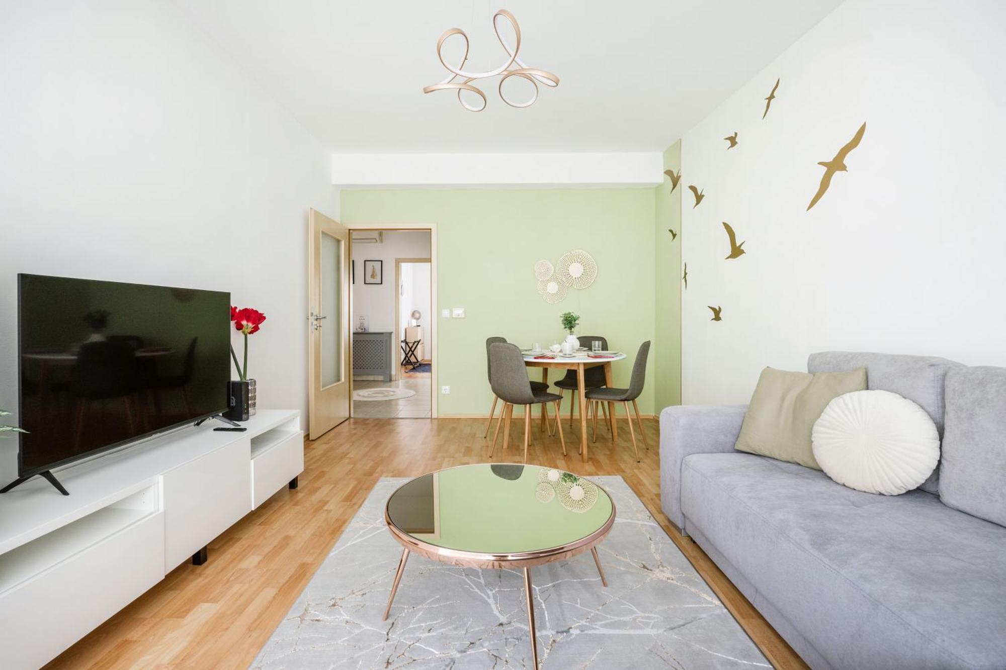 Modern Two-Bedroom Apartment With Free Parking ブダペスト エクステリア 写真