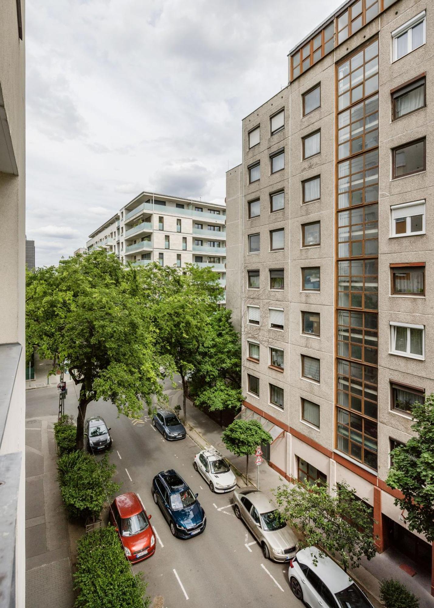 Modern Two-Bedroom Apartment With Free Parking ブダペスト エクステリア 写真